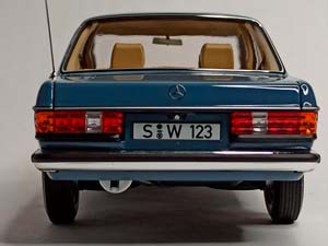 MERCEDES 200 W123 BLUE 1:18 NOREV — фото 7