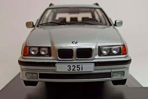 BMW 320I E36 TOURING SILVER 1:18 MCG — фото 8