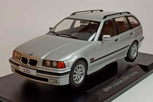 BMW 320I E36 TOURING SILVER 1:18 MCG — фото 1