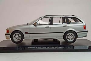 BMW 320I E36 TOURING SILVER 1:18 MCG — фото 2
