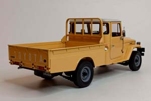 TOYOTA LAND CRUISER 40 PICKUP 1:18 KYOSHO — фото 6