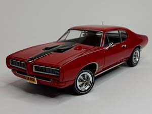 PONTIAC GTO ROYAL BOBCAT 1968 AUTOWORLD 1:18