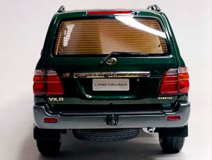 TOYOTA LAND CRUISER 100 GREEN 1:18 — фото 6