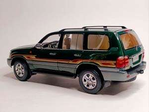 TOYOTA LAND CRUISER 100 GREEN 1:18 — фото 7