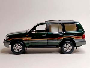 TOYOTA LAND CRUISER 100 GREEN 1:18 — фото 8