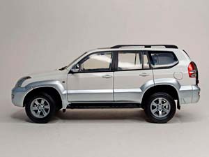 TOYOTA LAND CRUISER PRADO 120 1:18 FAW — фото 3