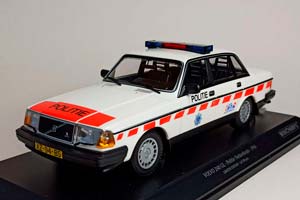 VOLVO 240 GL POLICE NETHERLANDS 1:18 MINICHAMPS