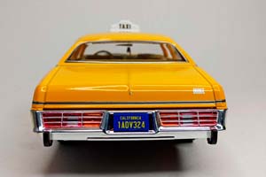 DODGE MONACO TAXI CITY CAB GREENLIGHT 1:18 — фото 4