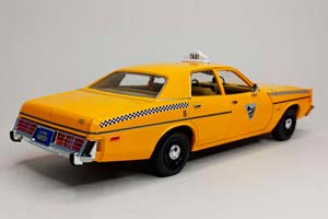DODGE MONACO TAXI CITY CAB GREENLIGHT 1:18 — фото 5