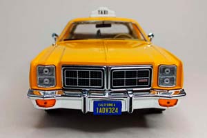DODGE MONACO TAXI CITY CAB GREENLIGHT 1:18 — фото 8