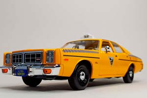 DODGE MONACO TAXI CITY CAB GREENLIGHT 1:18 — фото 9