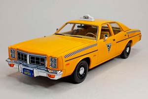 DODGE MONACO TAXI CITY CAB GREENLIGHT 1:18 — фото 1