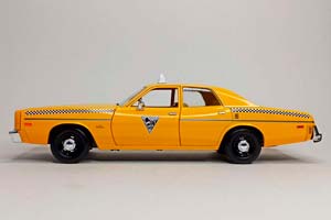 DODGE MONACO TAXI CITY CAB GREENLIGHT 1:18 — фото 2