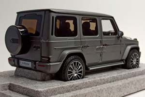 MERCEDES G-CLASS W463 DESIGNO PLATIN MAGNO 1:18 — фото 7