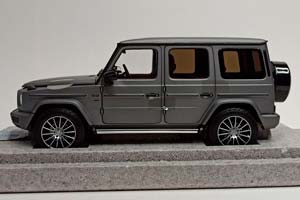 MERCEDES G-CLASS W463 DESIGNO PLATIN MAGNO 1:18 — фото 2