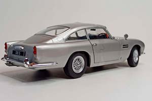 ASTON MARTIN DB5 RHD 1964 SOLIDO 1:18 — фото 4