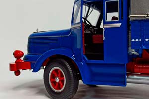 KRUPP TITAN SWL 80 TRUCK ГРУЗОВИК 1:18 ROAD KING — фото 3
