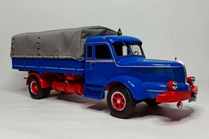KRUPP TITAN SWL 80 TRUCK ГРУЗОВИК 1:18 ROAD KING — фото 2