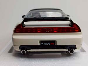HONDA NSX-R (NA2) - 2019 AUTOART 1:18 — фото 5