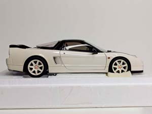 HONDA NSX-R (NA2) - 2019 AUTOART 1:18 — фото 9
