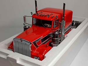 KENWORTH W900 TRUCK RED 1:18 ROAD KINGS — фото 5