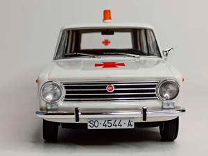 SEAT 124 (2102) AMBULANCE 1:18 — фото 8