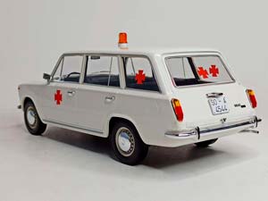SEAT 124 (2102) AMBULANCE 1:18 — фото 2