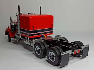 KENWORTH W900 TRUCK ТЯГАЧ 1:18 ROAD KINGS — фото 8