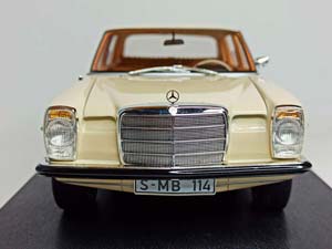 MERCEDES W114 W115 LONG 1970 WHITE 1:18 — фото 8