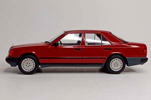 MERCEDES 260E W124 1984 MCG 1:18 — фото 3