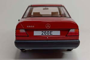 MERCEDES 260E W124 1984 MCG 1:18 — фото 4