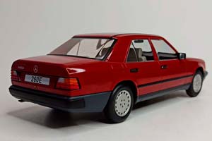 MERCEDES 260E W124 1984 MCG 1:18 — фото 5