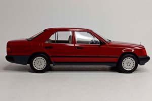 MERCEDES 260E W124 1984 MCG 1:18 — фото 6