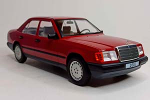 MERCEDES 260E W124 1984 MCG 1:18 — фото 7