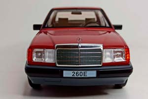 MERCEDES 260E W124 1984 MCG 1:18 — фото 8