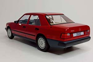 MERCEDES 260E W124 1984 MCG 1:18 — фото 2