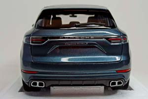 PORSCHE CAYENNE TURBO S 2017 MINICHAMPS 1:18 — фото 5