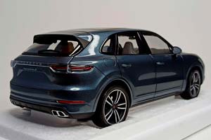 PORSCHE CAYENNE TURBO S 2017 MINICHAMPS 1:18 — фото 6