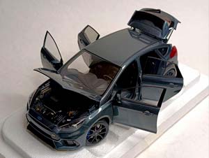 FORD FOCUS RS 2016 AUTOART 1:18 — фото 2