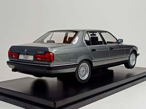 BMW 740I (E32) 7 SERIES 1:18 MCG — фото 5