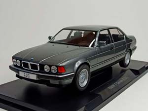 BMW 740I (E32) 7 SERIES 1:18 MCG — фото 8