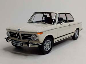 BMW 2002 TI KYOSHO WHITE 1:18