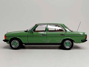 MERCEDES 200 W123 1982 NOREV 1:18 — фото 3