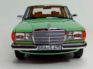 MERCEDES 200 W123 1982 NOREV 1:18 — фото 2