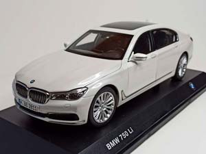 BMW 750 LI (G12) MINERAL WHITE 1:18 ДИЛЕРСКИЙ