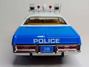 PLYMOUTH FURY NEW YORK POLICE 1975 GREENLIGHT 1:18 — фото 7