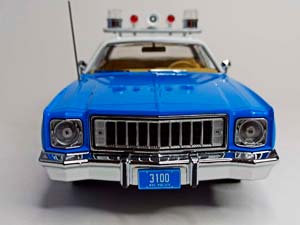 PLYMOUTH FURY NEW YORK POLICE 1975 GREENLIGHT 1:18 — фото 8
