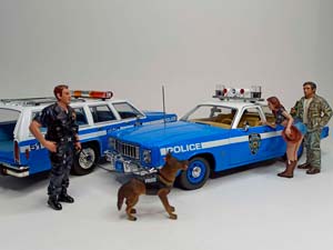 PLYMOUTH FURY NEW YORK POLICE 1975 GREENLIGHT 1:18 — фото 2
