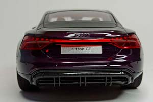 AUDI RS E-TRON GT 1:18 GT SPIRIT — фото 4