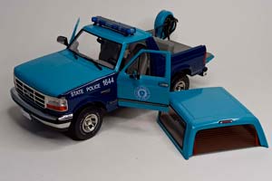 FORD BRONCO MASSACHUSETTS POLICE 1:18 GREENLIGHT — фото 2
